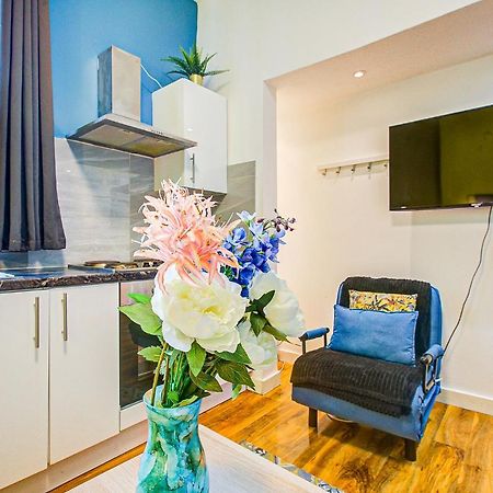 Studio With A Large Toilet And A Separate Room Budget Price Central ลอนดอน ภายนอก รูปภาพ