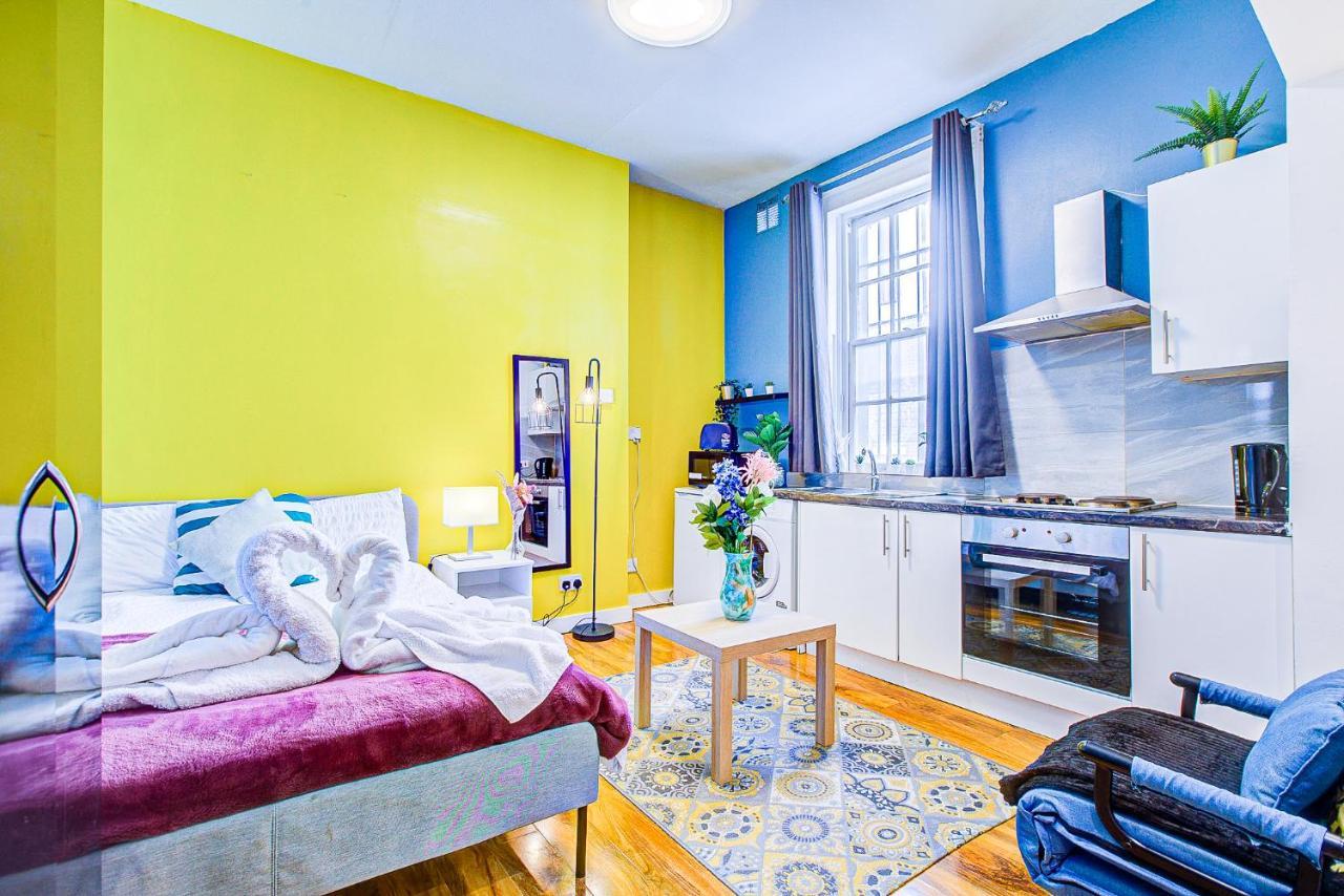 Studio With A Large Toilet And A Separate Room Budget Price Central ลอนดอน ภายนอก รูปภาพ