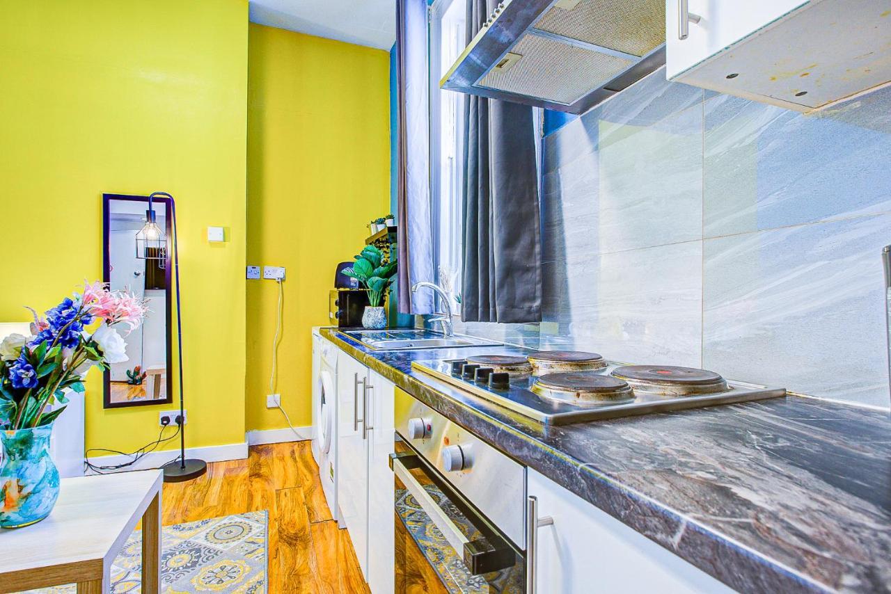 Studio With A Large Toilet And A Separate Room Budget Price Central ลอนดอน ภายนอก รูปภาพ