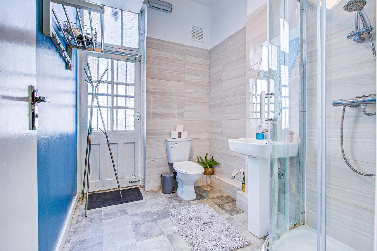 Studio With A Large Toilet And A Separate Room Budget Price Central ลอนดอน ภายนอก รูปภาพ